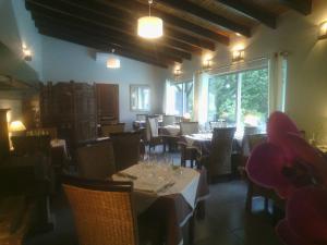 Hotels Logis Hotel - Restaurant Residence Les Cedres : photos des chambres