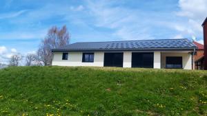 Maisons de vacances Maison de 4 chambres avec jardin amenage a Cerniebaud : photos des chambres