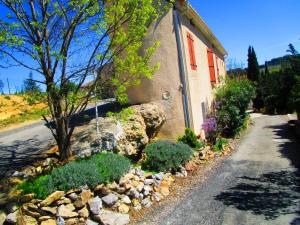 Maisons de vacances Maison de 3 chambres avec jardin clos et wifi a Tournissan : photos des chambres