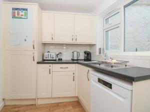 2 North Furzeham Road