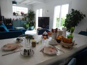 B&B / Chambres d'hotes Maison d'hotes les roses tremieres : photos des chambres
