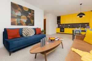 Trendy & Spacious 3-room Apartament Warsaw Wilanów by Renters