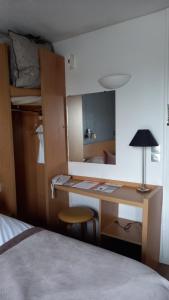 Hotels Hotel Acadie Paris Villepinte : photos des chambres