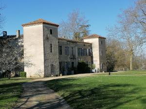 Maisons de vacances Gites du Chateau de La Rode pour 2 a 50 Personnes : photos des chambres