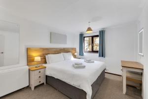 Brookside room in Crylla Valley Cottages