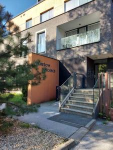 Apartmán Kmeťova so súkromným parkovaním zdarma, 5 min pešo do centra