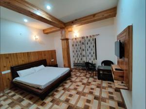 Rooptara Valley Luxury Cottage Majkhali Himalaya