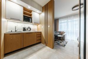 Apartament na Woli, nowe osiedle Jana Kazimierza 32, szybkie WI-FI, Parking