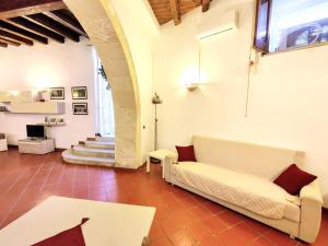 Apollonion HH above Apollos temple Ortygia