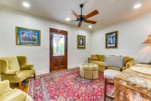 Charming Louisiana Getaway with Furnished Balcony!