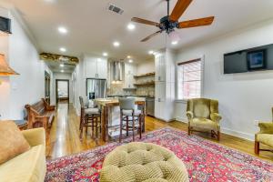 Charming Louisiana Getaway with Furnished Balcony!