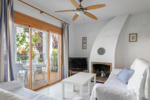 Casa en la playa con piscinas E