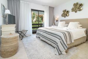 Seaside 3 bedroom Townhouse in San Pedro close to the Beach with private Garden