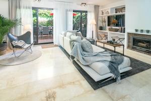 Seaside 3 bedroom Townhouse in San Pedro close to the Beach with private Garden