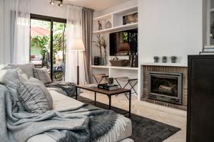 Seaside 3 bedroom Townhouse in San Pedro close to the Beach with private Garden