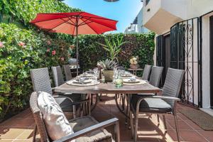 Seaside 3 bedroom Townhouse in San Pedro close to the Beach with private Garden