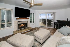 Pacifica Strand Unit 15