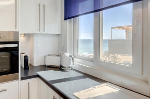 Front Row Penthouse Apartment on Carvajal Beach