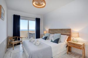 Front Row Penthouse Apartment on Carvajal Beach