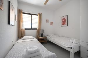 Hanioti Margi Summer House by Luxlikehome