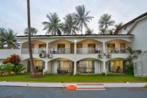 Blu Missel By The River