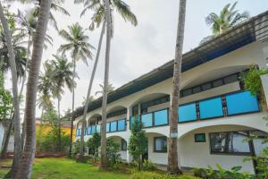 Blu Missel By The River