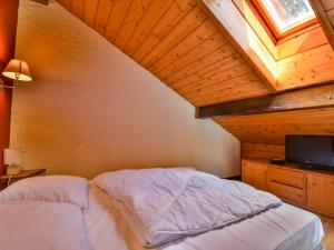 Duplex ensoleillé près télécabine Mont Chéry - 2 chambres, terrasse, parking, proche commodités - FR-1-685-15