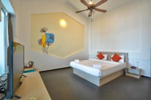 Blu Missel By The River