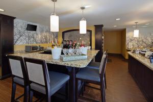 Staybridge Suites Fairfield Napa Valley Area by IHG