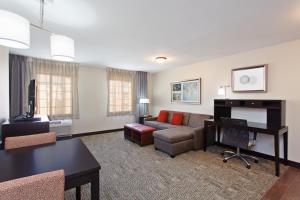 One-Bedroom Suite with King Bed Mobility Access Tub - Non-Smoking room in Staybridge Suites Fairfield Napa Valley Area an IHG Hotel