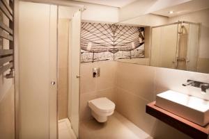 Waterlane Pool & Gym Apartments