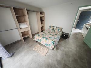 Maison neuve contemporaine parking
