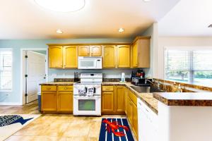 Forest Reach --- 33720 Chatham Way