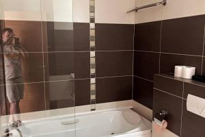 Casino Loft, central Mamaia, superhost favorite!