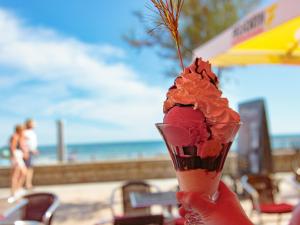 Appartement Confortable proche Thermes avec Balcons et Climatisation à Balaruc-les-Bains - FR-1-503-3