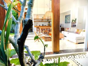 SUNDAY Villa with private pool, near centre and beach