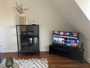 Apartment 1 - Modernes Dachgeschoss-Studio in Duisburg Meiderich, 4,7 km Hbf, U-Bahn 250m, Flughafen Düsseldorf 28 km, Landschaftspark 2,9 km