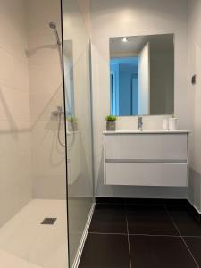 Leonor Seaview Apartment