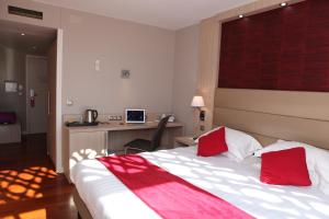 Hotels Hotel Les Trois Roses, Meylan Grenoble The Originals Boutique : photos des chambres