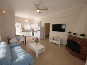 Cozy corner Schinias beach house