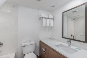 Apartment room in Crossroads Inn & Suites