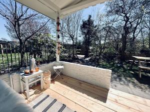 Authentic cosy beach cottage in Callanstoog