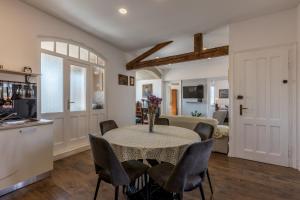 The Heart of Palace Apartment