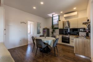 The Heart of Palace Apartment