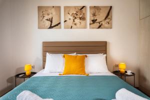 Central apt. with parking - 3 min from old port