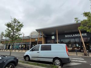 Appartements Joli T2, Terrasse et Jardin, Ideal pour familles, a 15 min de l'aeroport Roissy CDG : photos des chambres