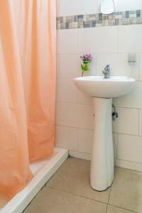 Cerca del Mar Obelisco Macho y Zona Colonial