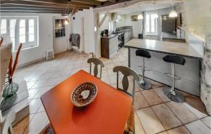 Maisons de vacances Nice Home In Mdis With Wifi, Swimming Pool And 3 Bedrooms : photos des chambres
