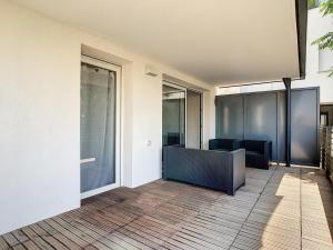 Spacieux T2 avec Terrasse, Parking Privé, à 2 min de la Plage ! - FR-1-715-24