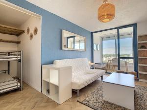 Studio Cabine Rénové Près Plage avec Parking Privé - FR-1-715-34